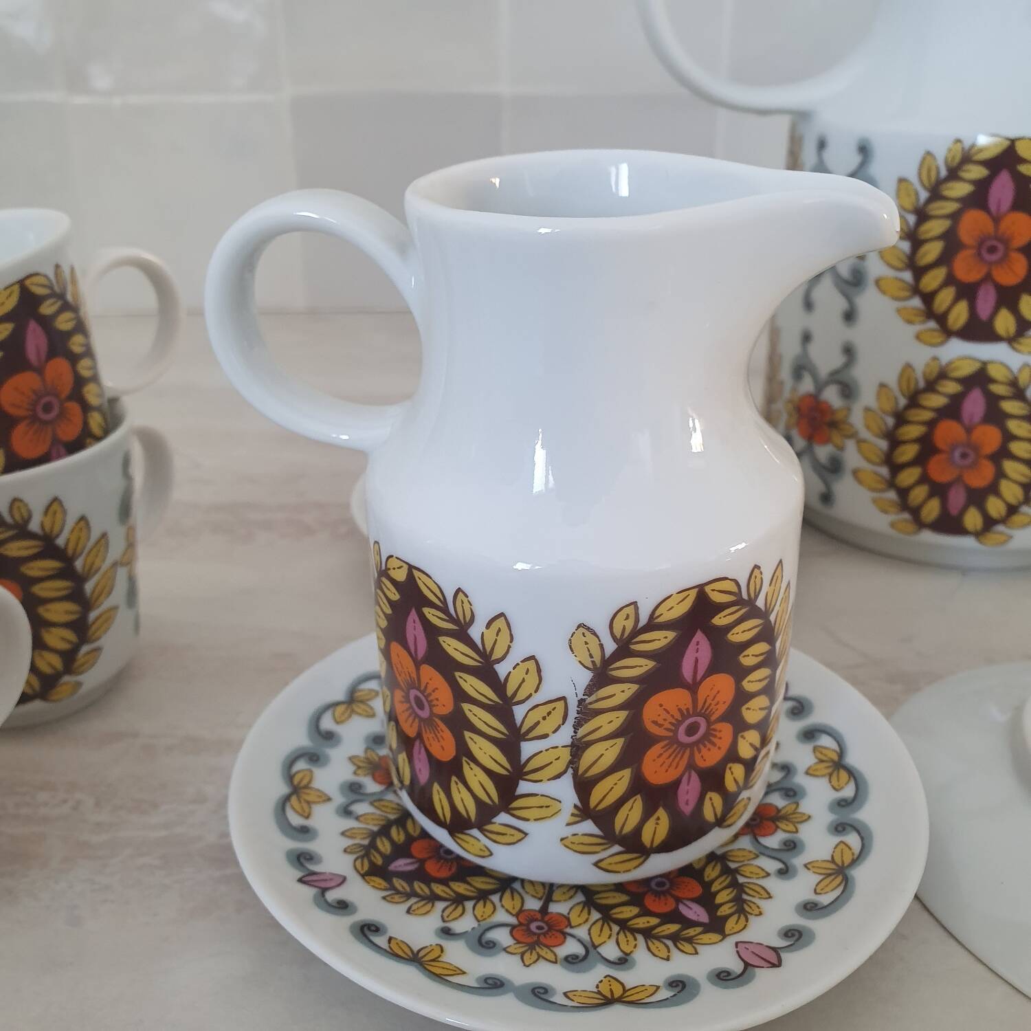 Vintage retro pattern coffee tea set