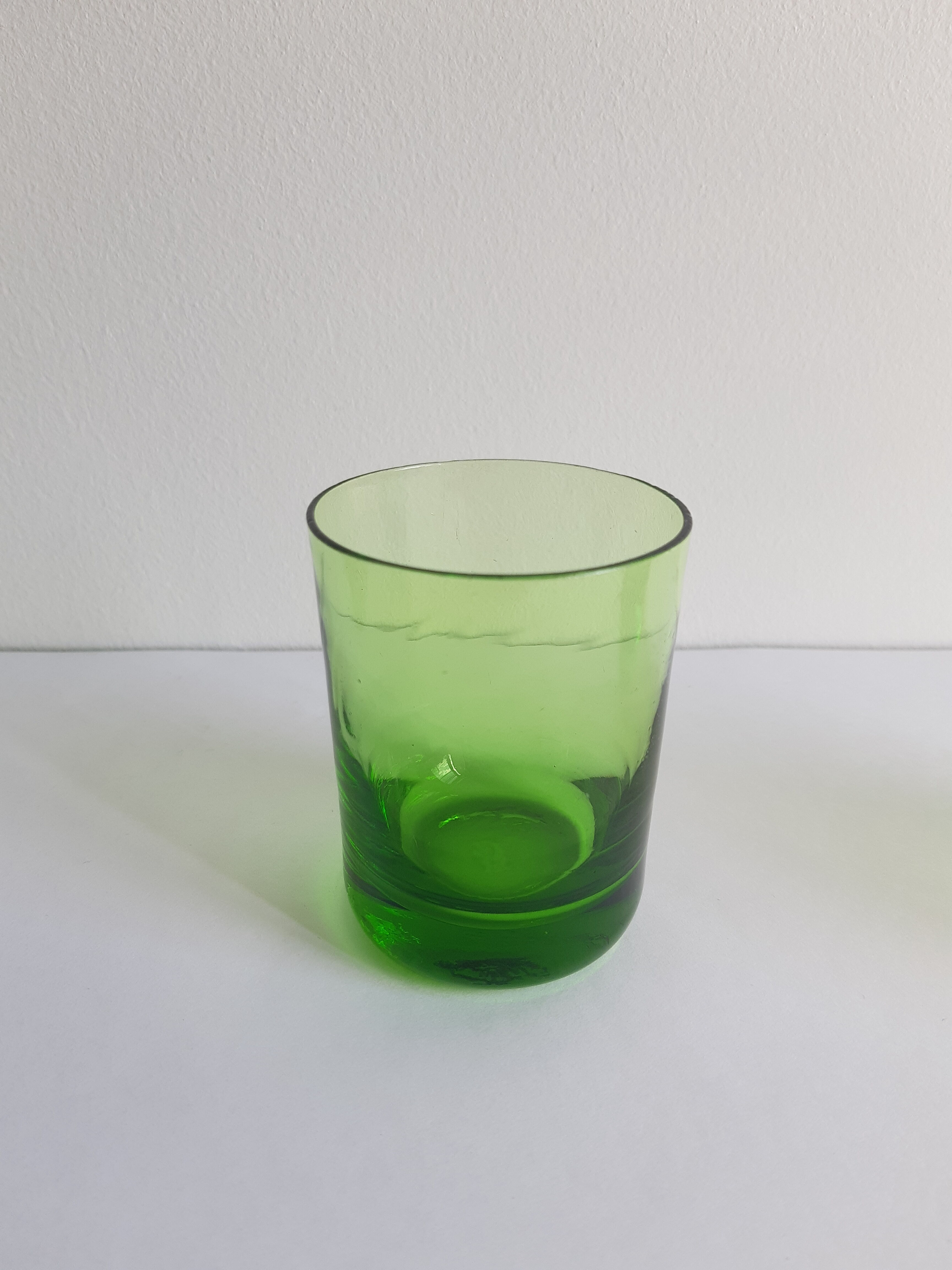 Set of 6 green vintage liqueur glasses