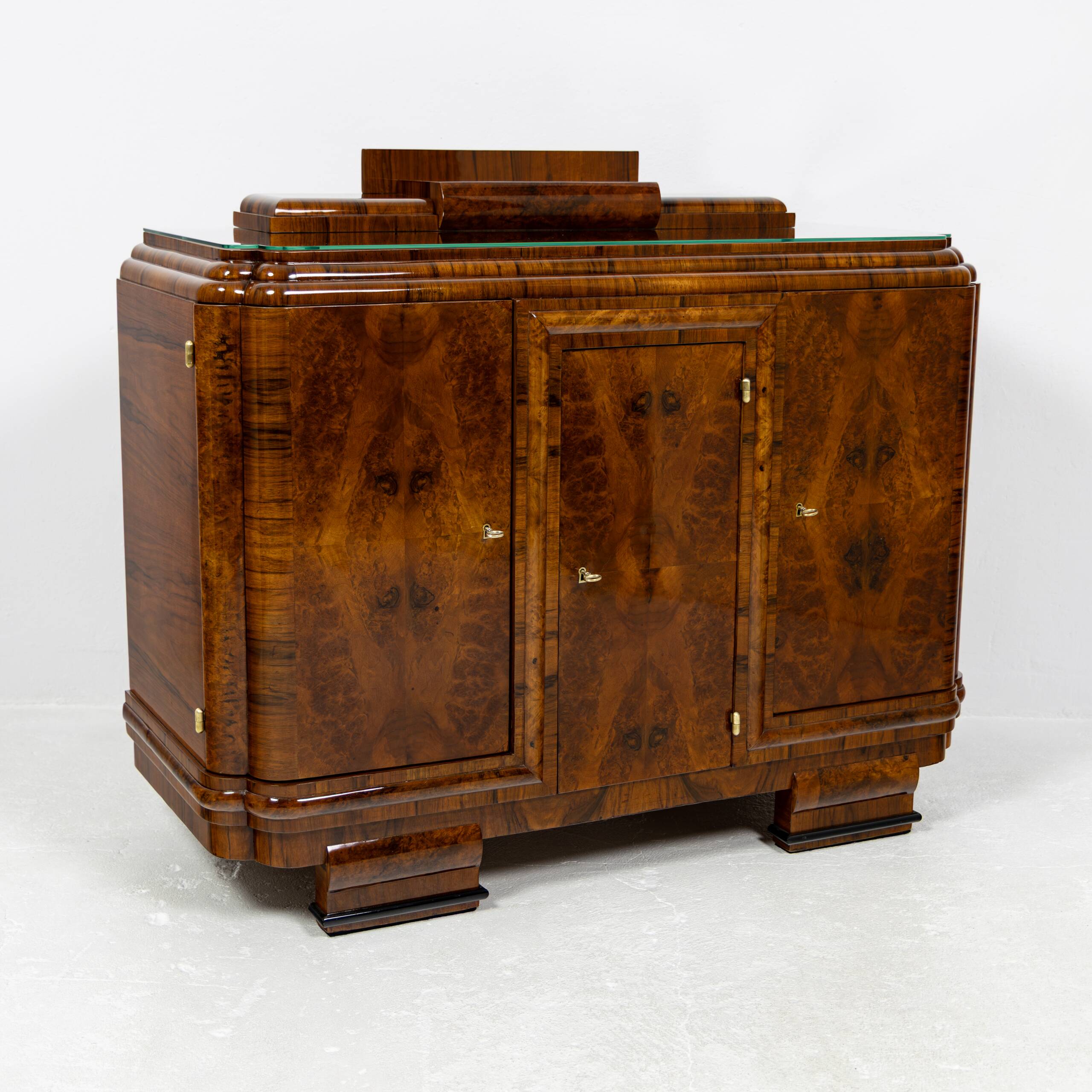 Buffet bas Art Déco en ronce de noyer - 1925-1939