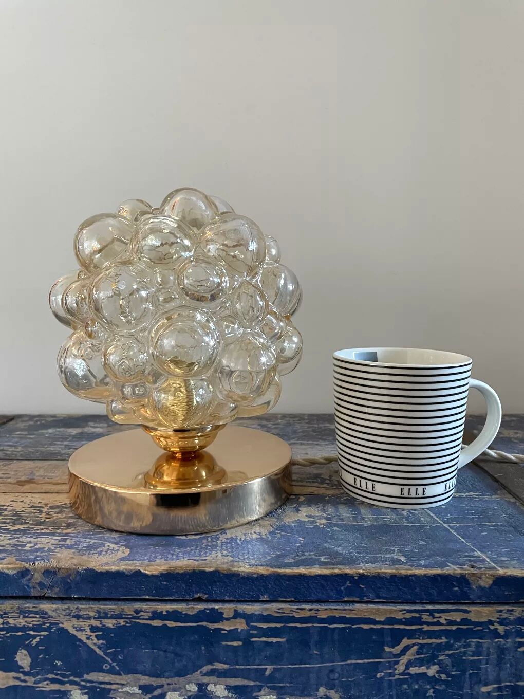 Amber bubble globe table lamp