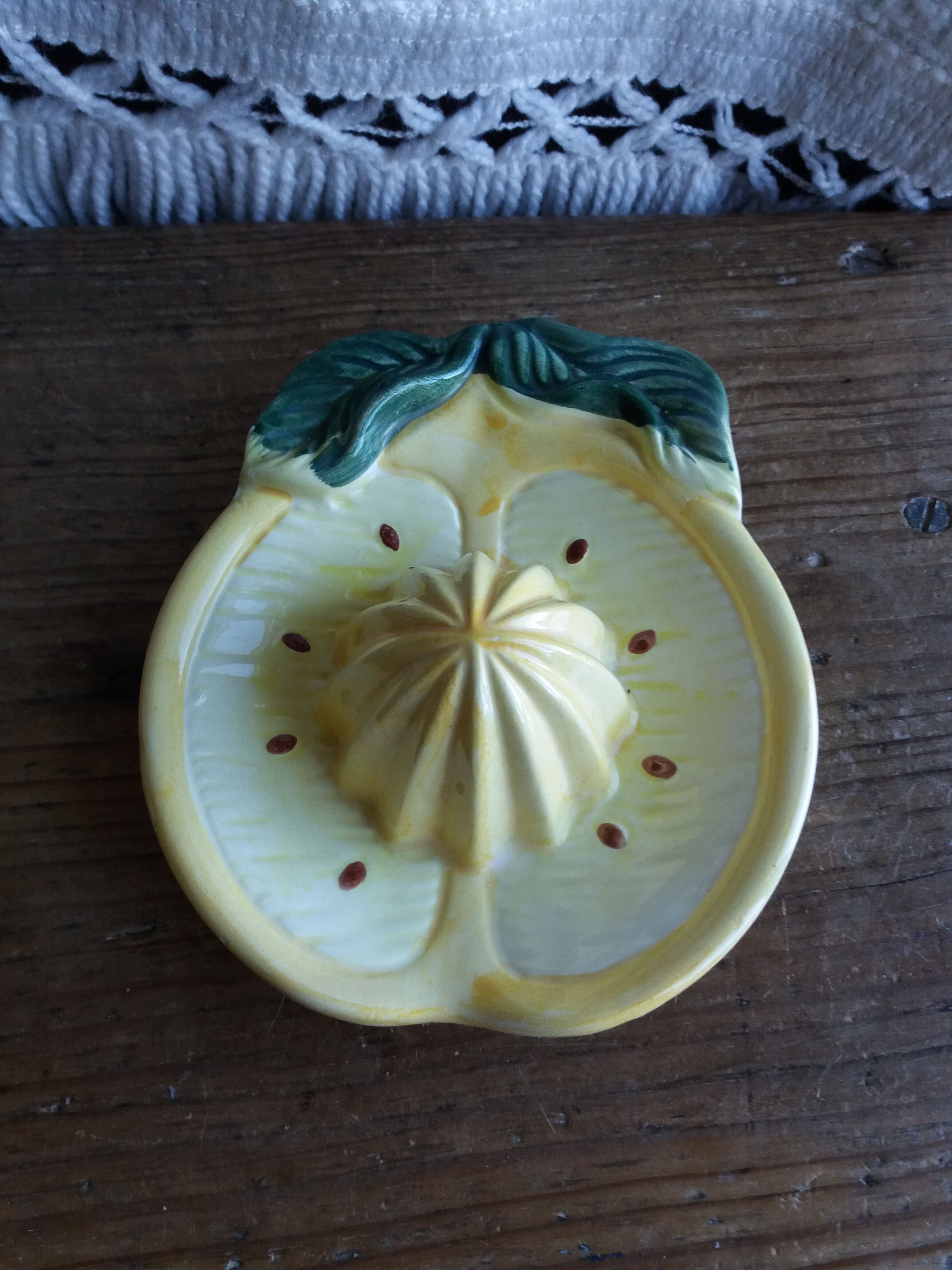 Citrus press lemon in slurry