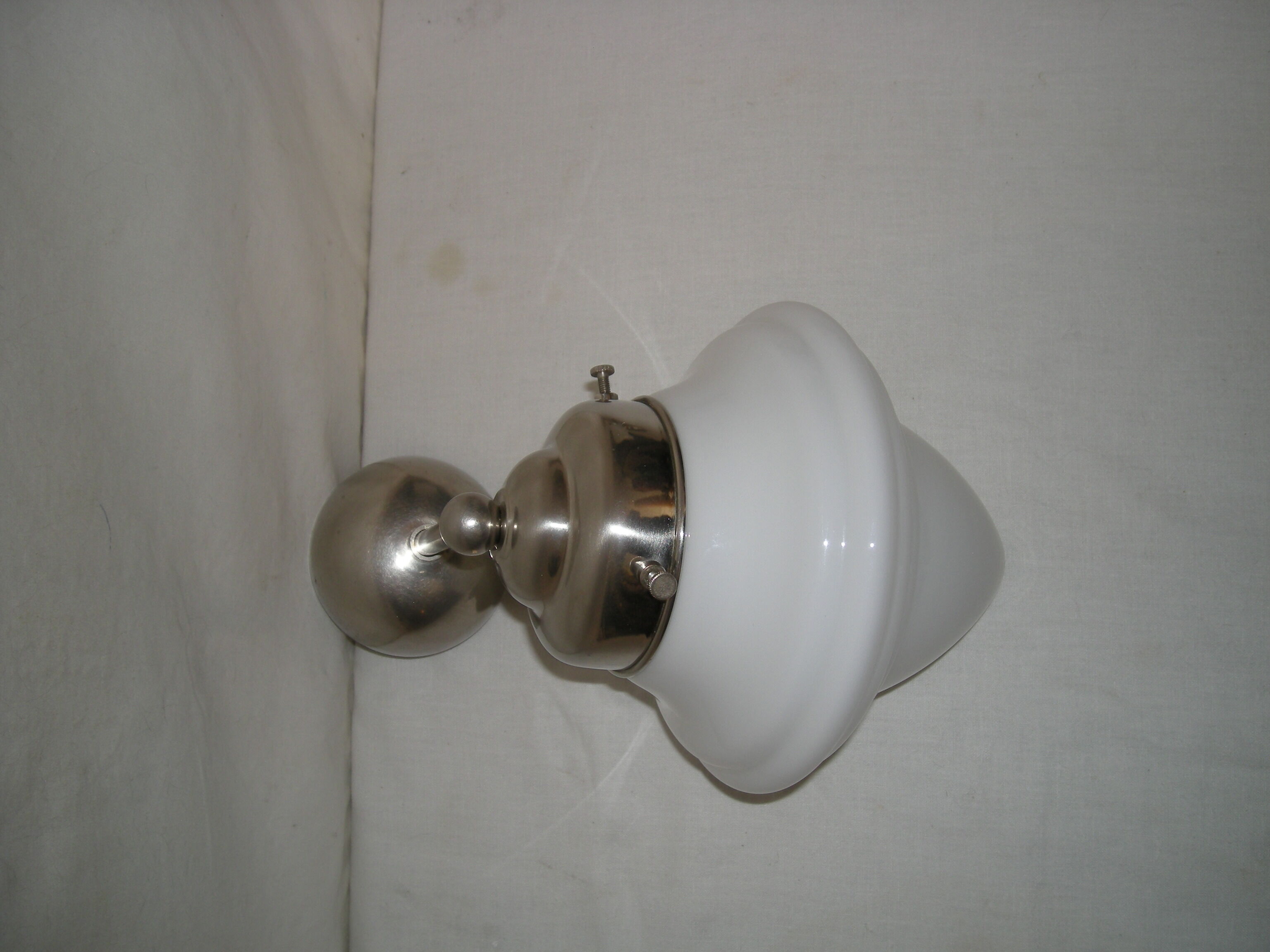 Plon gland and wall lamp