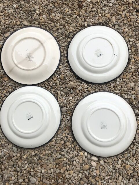 Plates ''saint-jean de bretagne'' numbered and signed