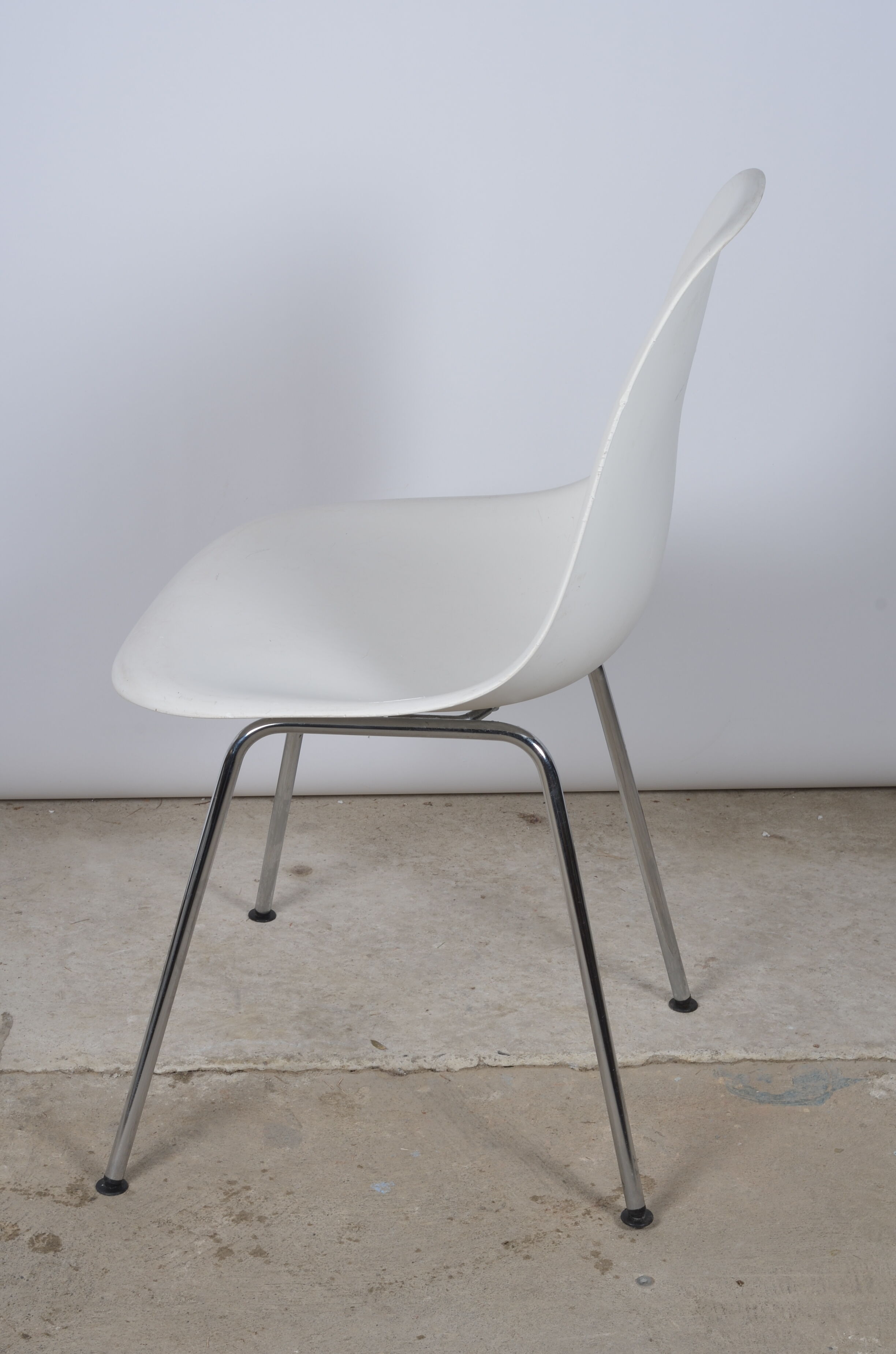 Eames DSX chair for vitra