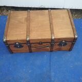 Flat trunk with wrought iron closures