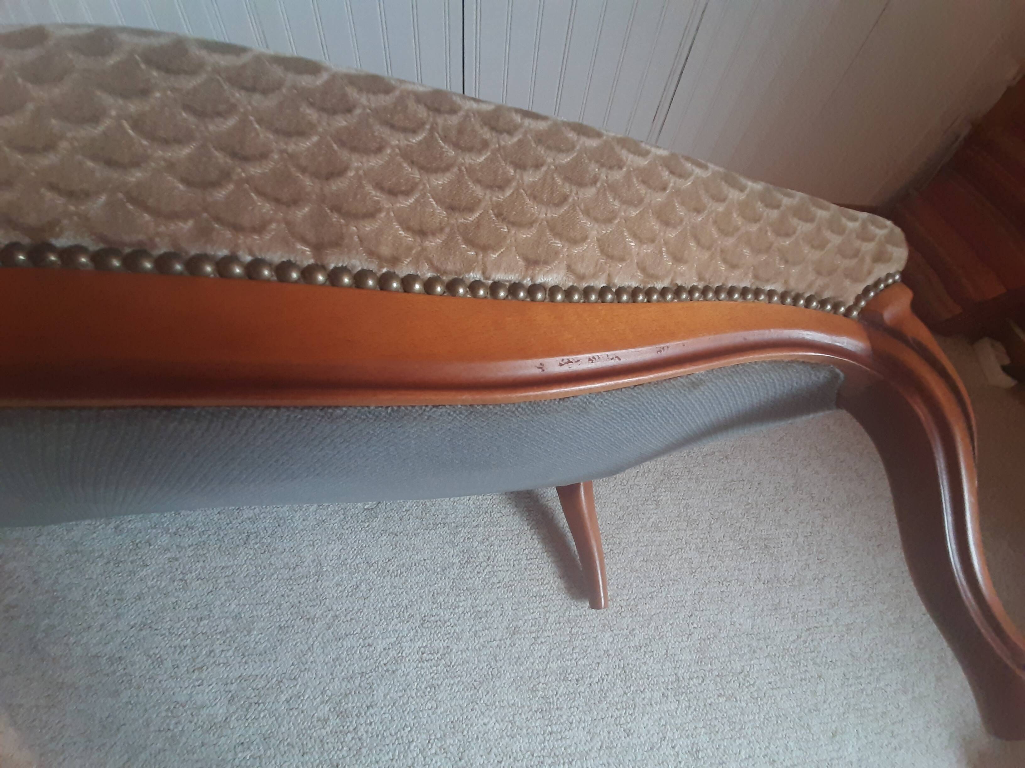 2-seater Louis XV style sofa - arched legs - Art Deco patterned velvet fabric - Beige