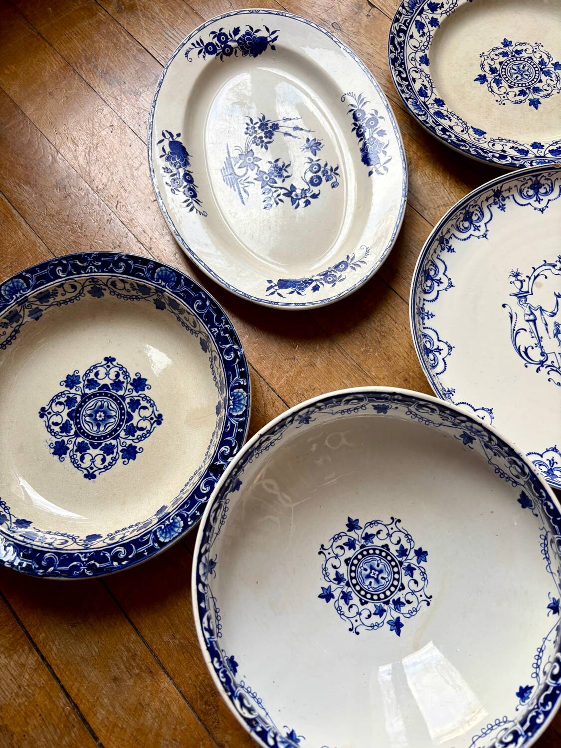 5 large serving plates, French production