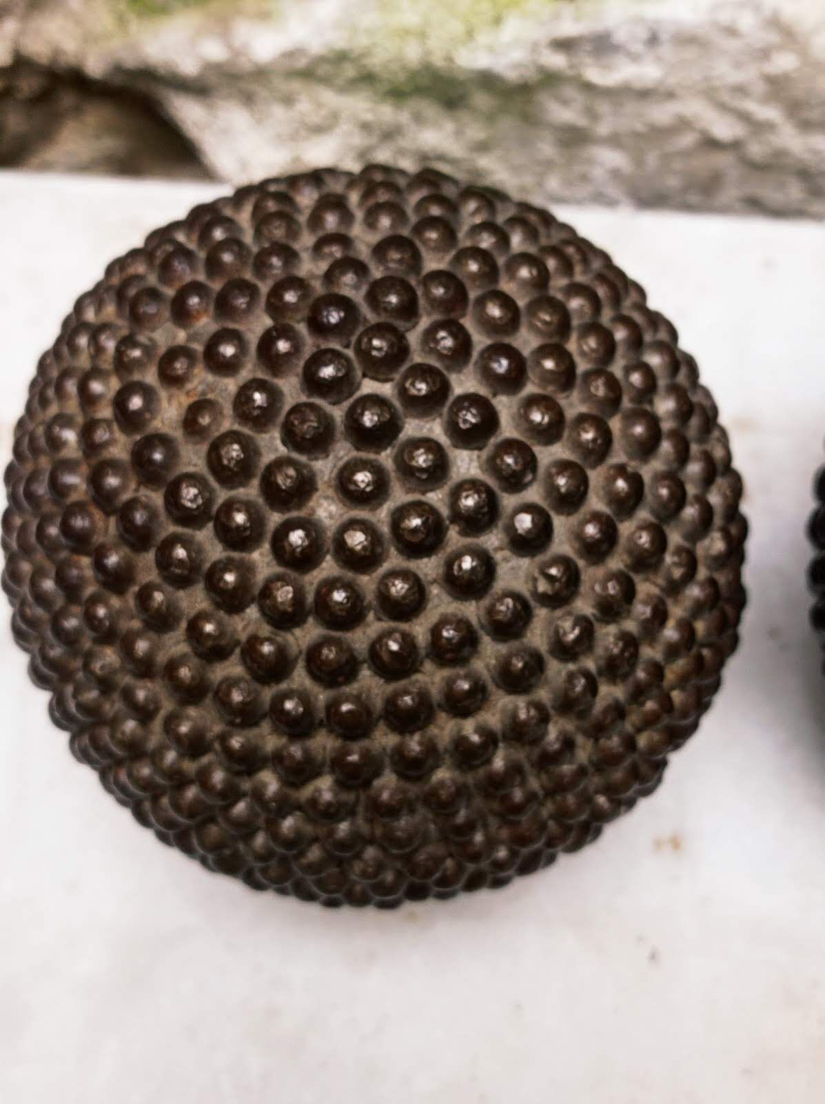 Lot De 160 Boules Anciennes Passementerie Noir - Coton/soie - Diam. 9 à 16 Mm - Occasion