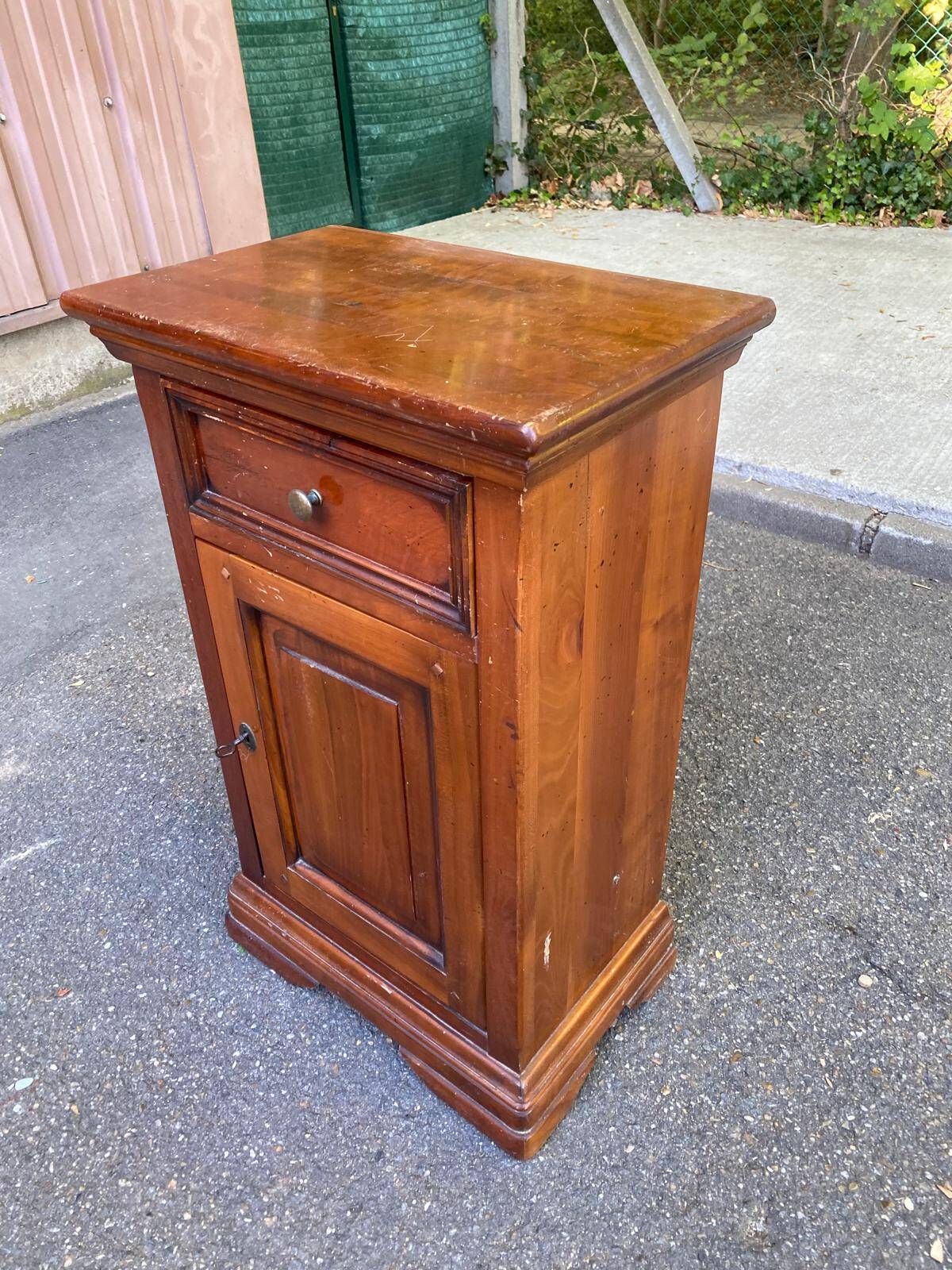 Nightstand, accent furniture in solid wood with drawer and door, 1980.