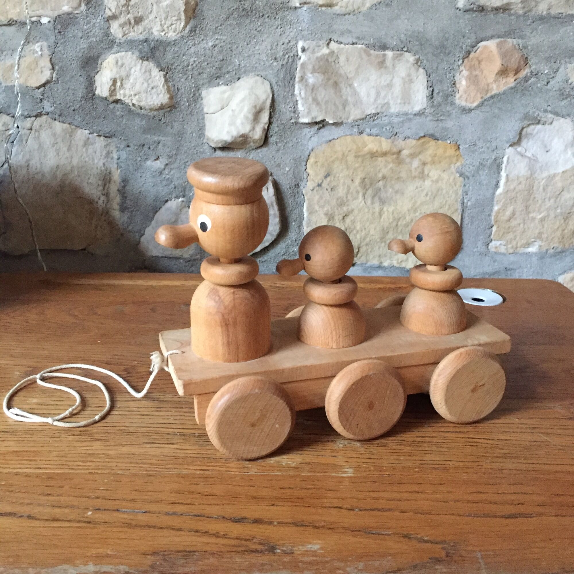 Canards en bois à tirer