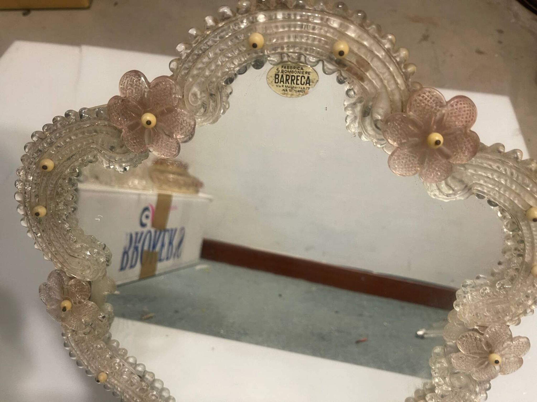 Miroir de table vénitien rose en verre de Murano, années 1960
