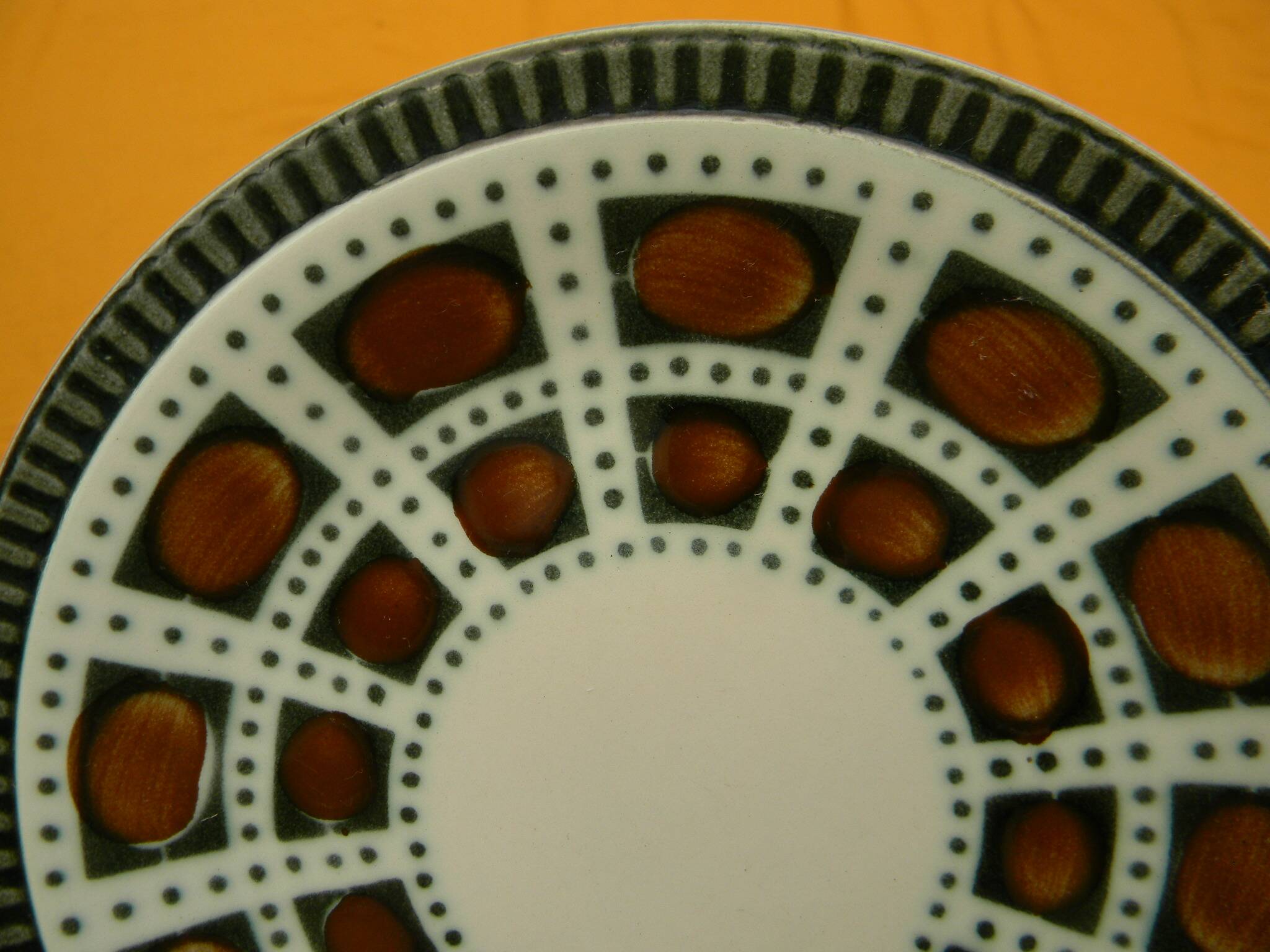 5 vintage ceramic dessert plates Boch Belgium