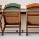 Quatre chaises du milieu du siècle