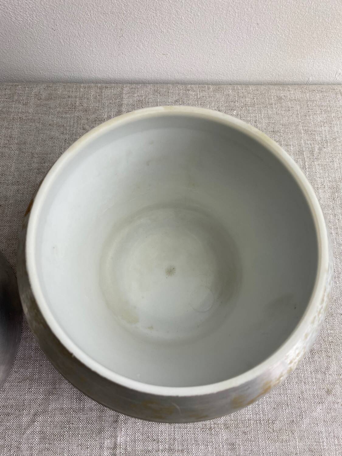 Pear-shaped ice bucket Large format brushed aluminum