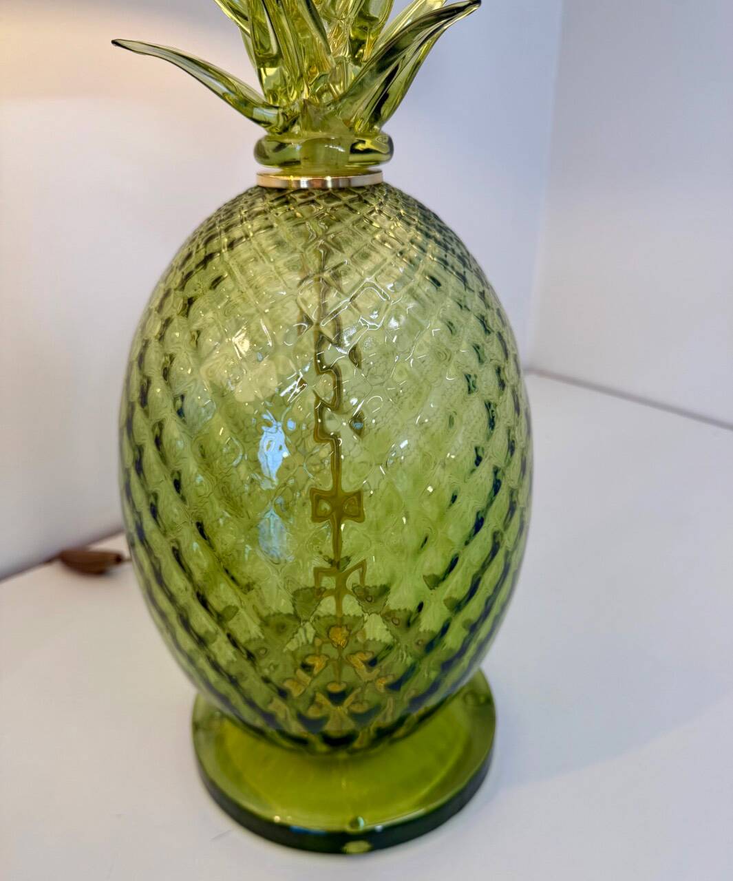 Paire de lampes en verre de Murano en forme d'ananas Art Déco italien avec abat-jours.