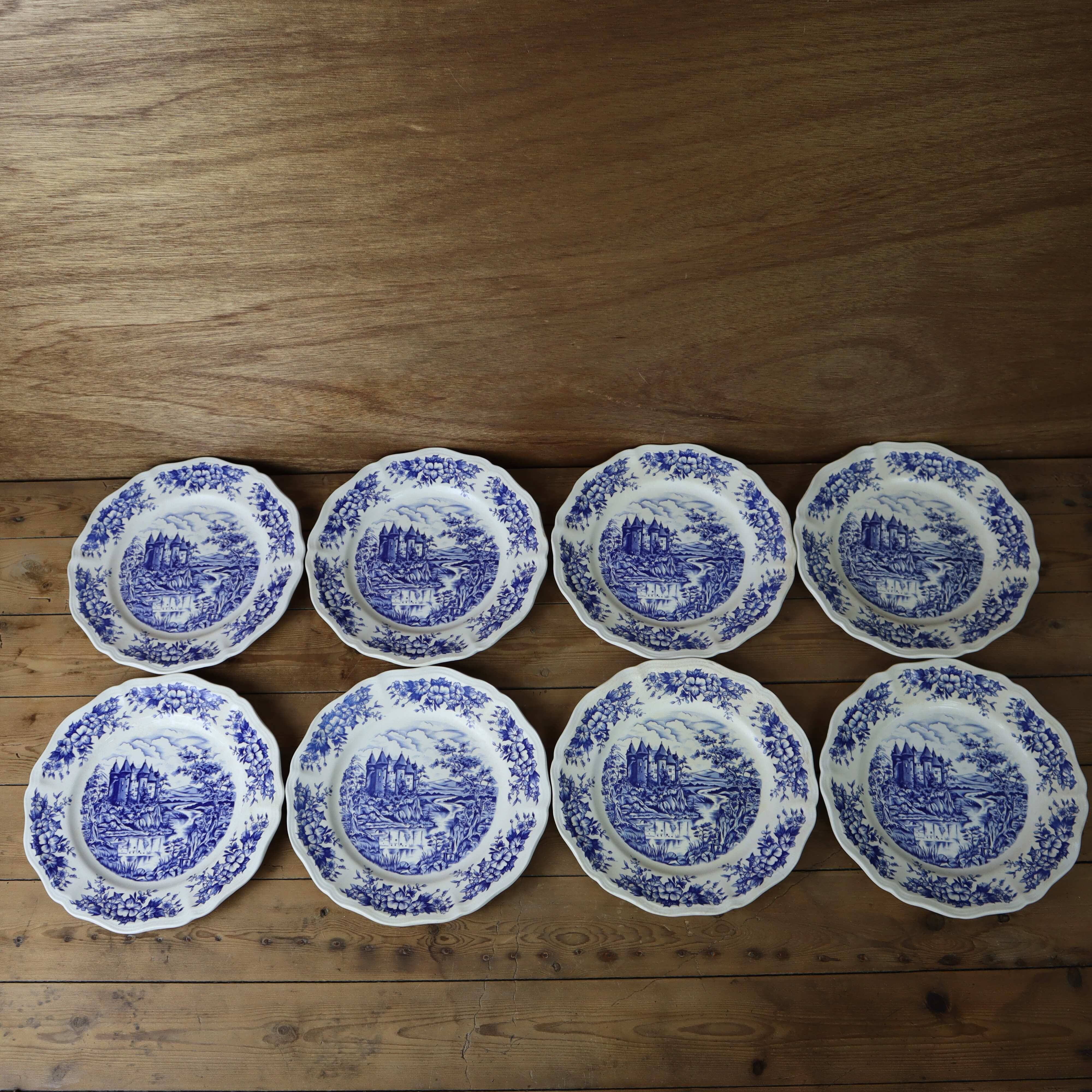 8 vintage Sarreguemines flat plates, Castle model