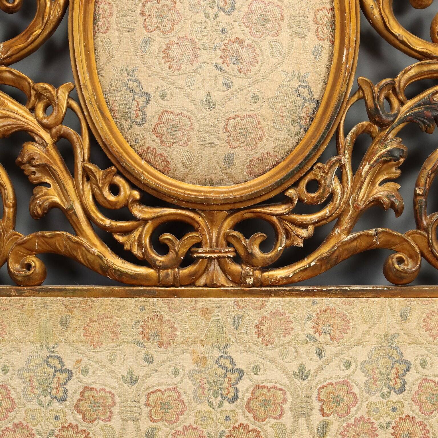 Tête de lit double sculptée et dorée