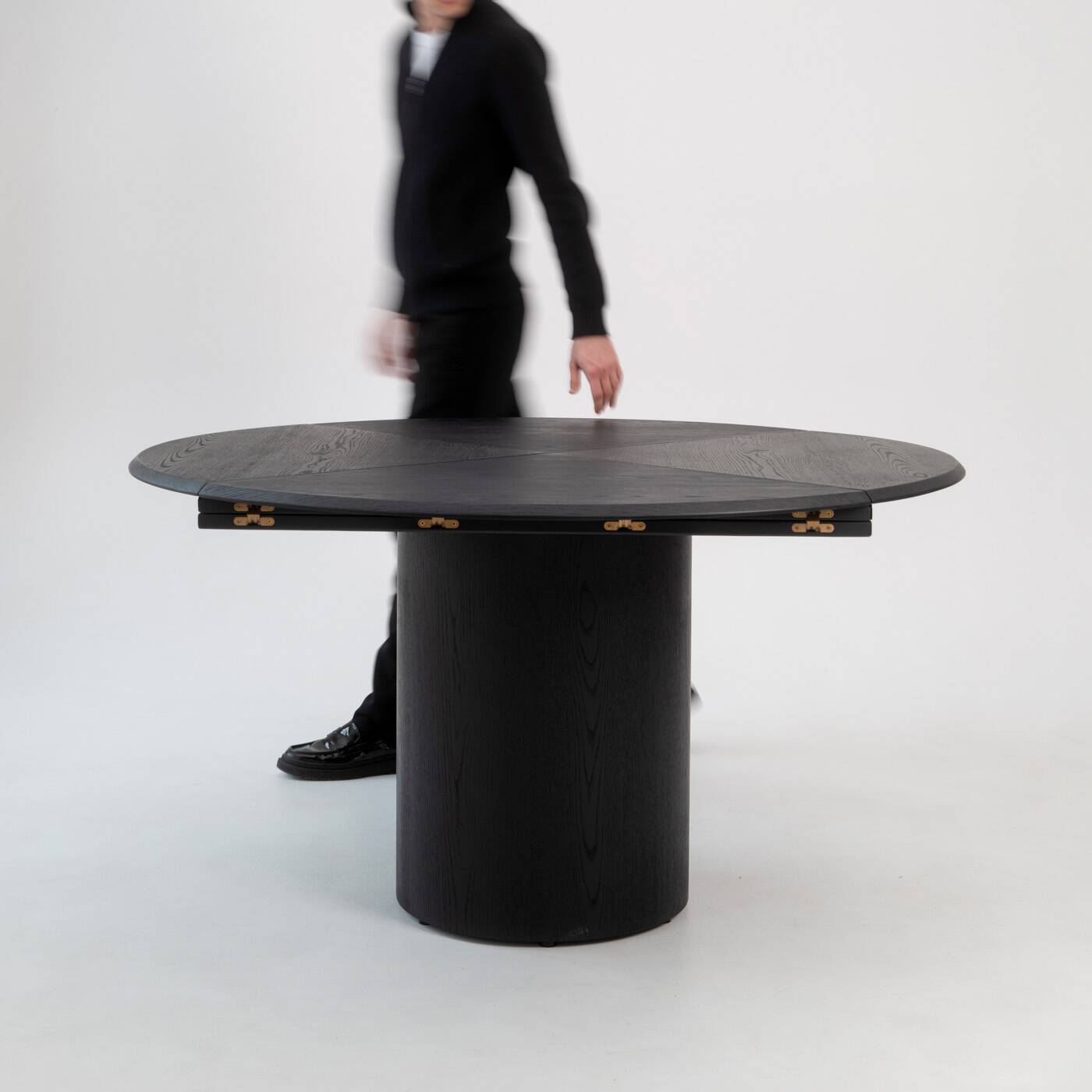 Table ronde/carrée en chêne noir