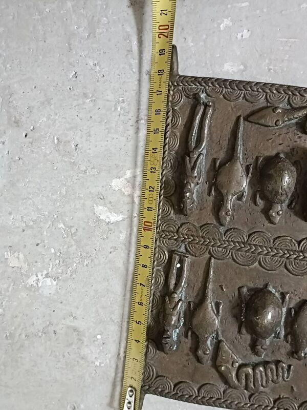 Ancienne petite porte Dogon en bronze