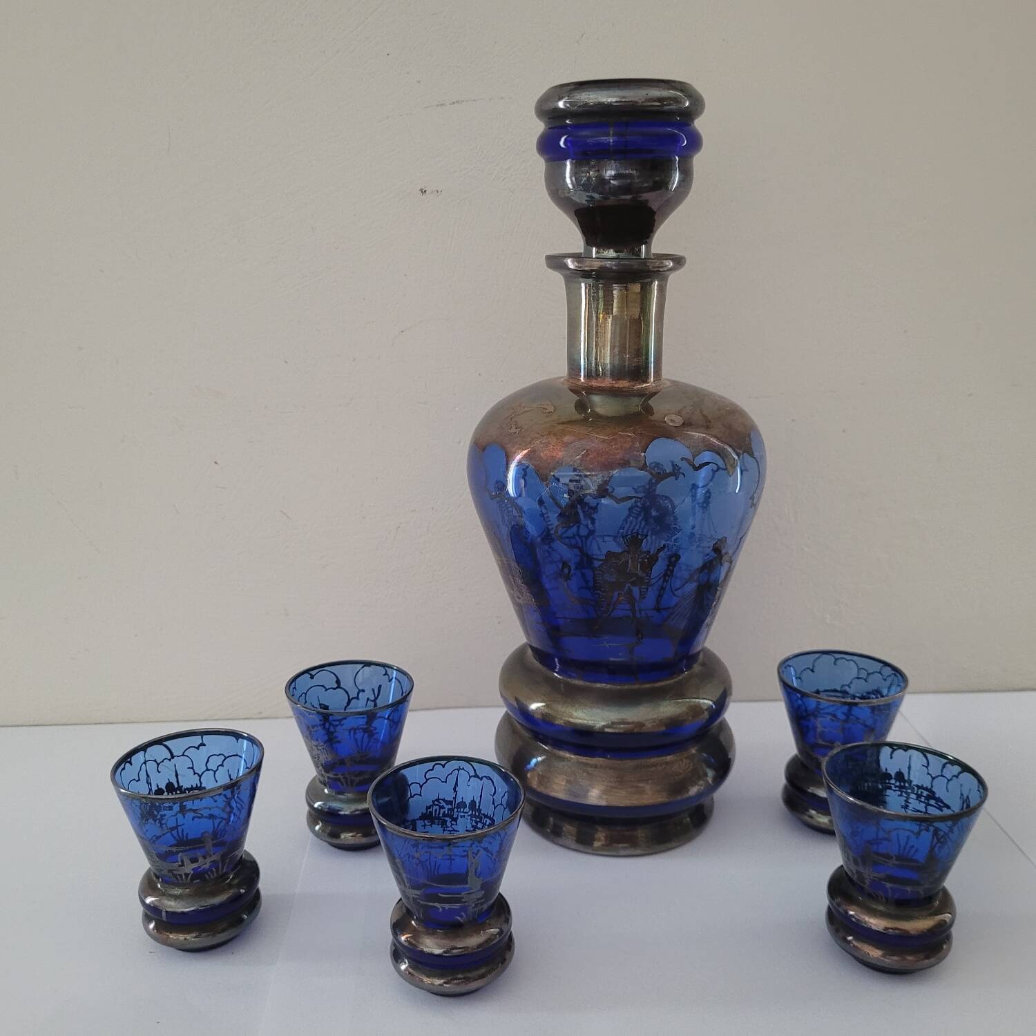 Carafe et 5 verres bleu cobalt décor or
années 1950