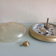 Round ceiling light in gold metal and amber cracked glass 70/80