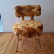 Chaise moumoute vintage Pelfran jaune moutarde