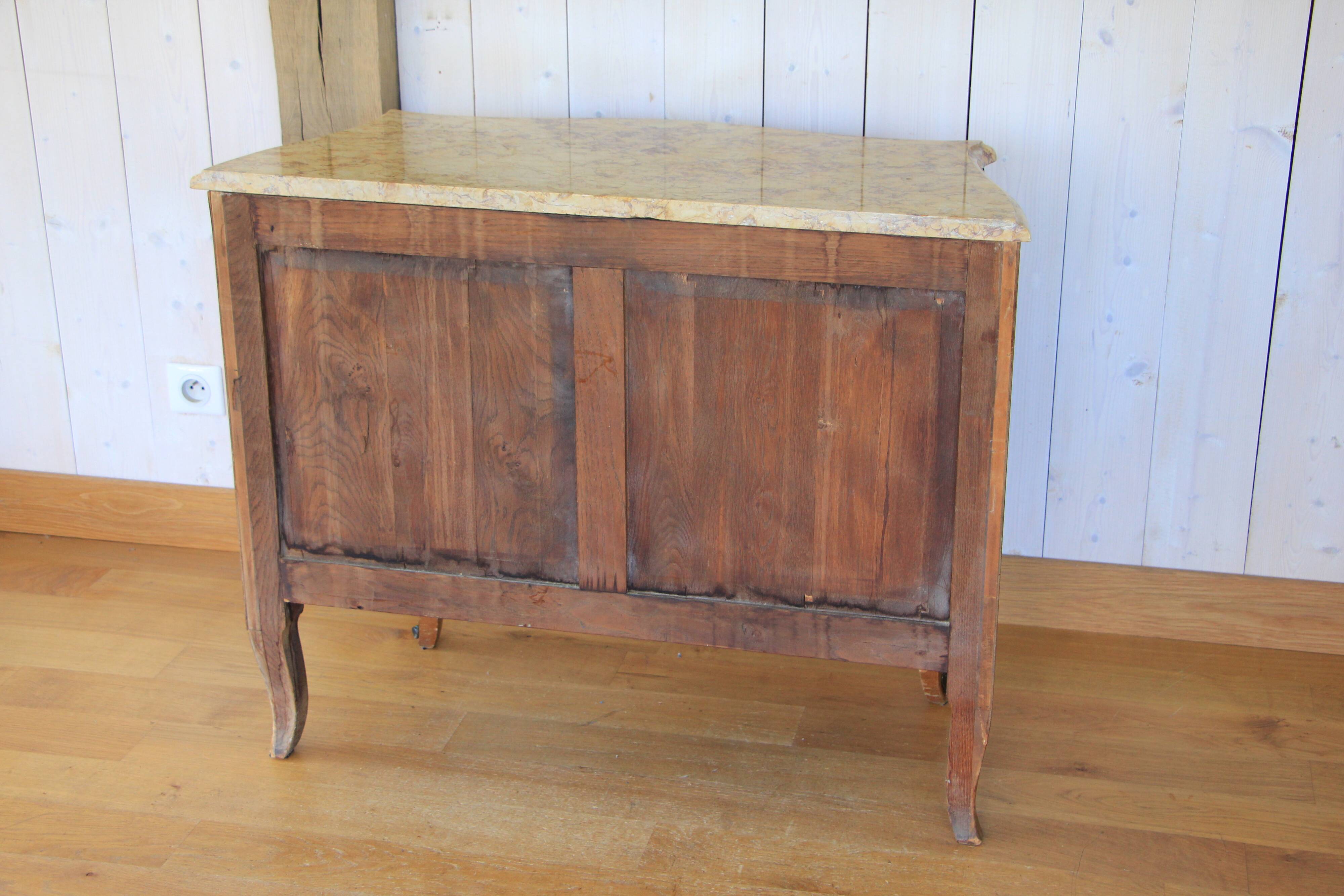 Louis XV style curved commode in rosewood
