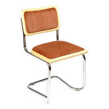Chair B32