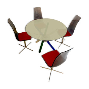 Ensemble, table en verre, pieds en verre coloré réunis par anneau en opale, 4 chaises