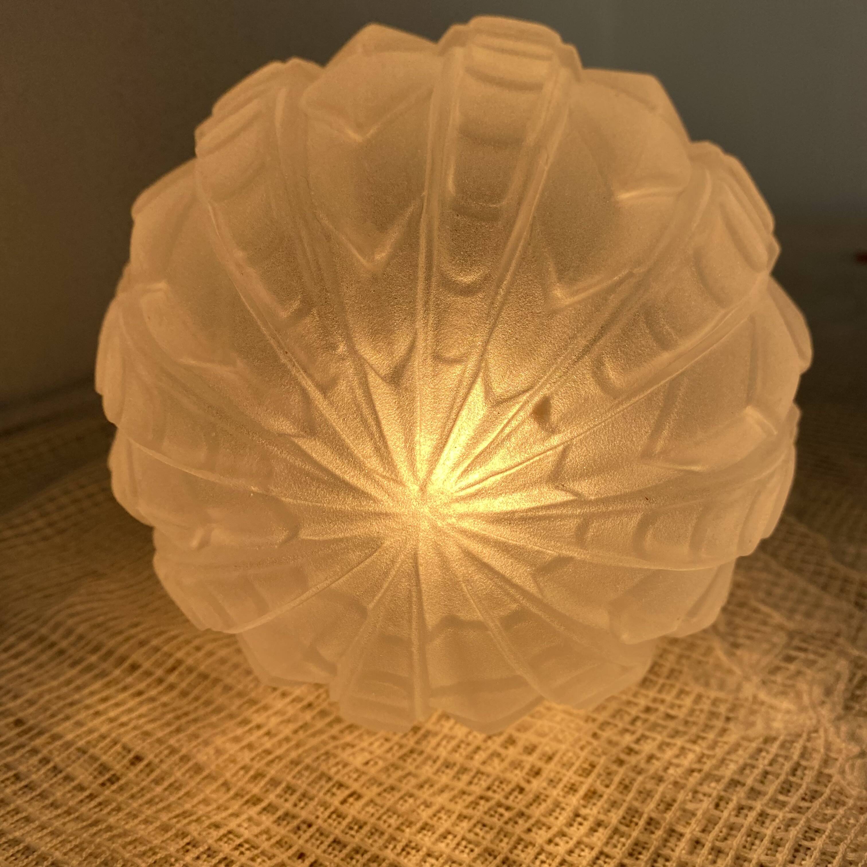 1930s Art Deco pendant light in frosted glass and wrought iron