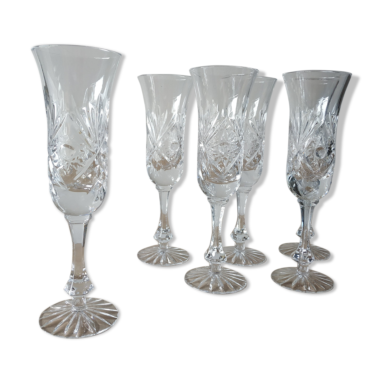 Champagne glasses in chiseled crystal from Lorraine