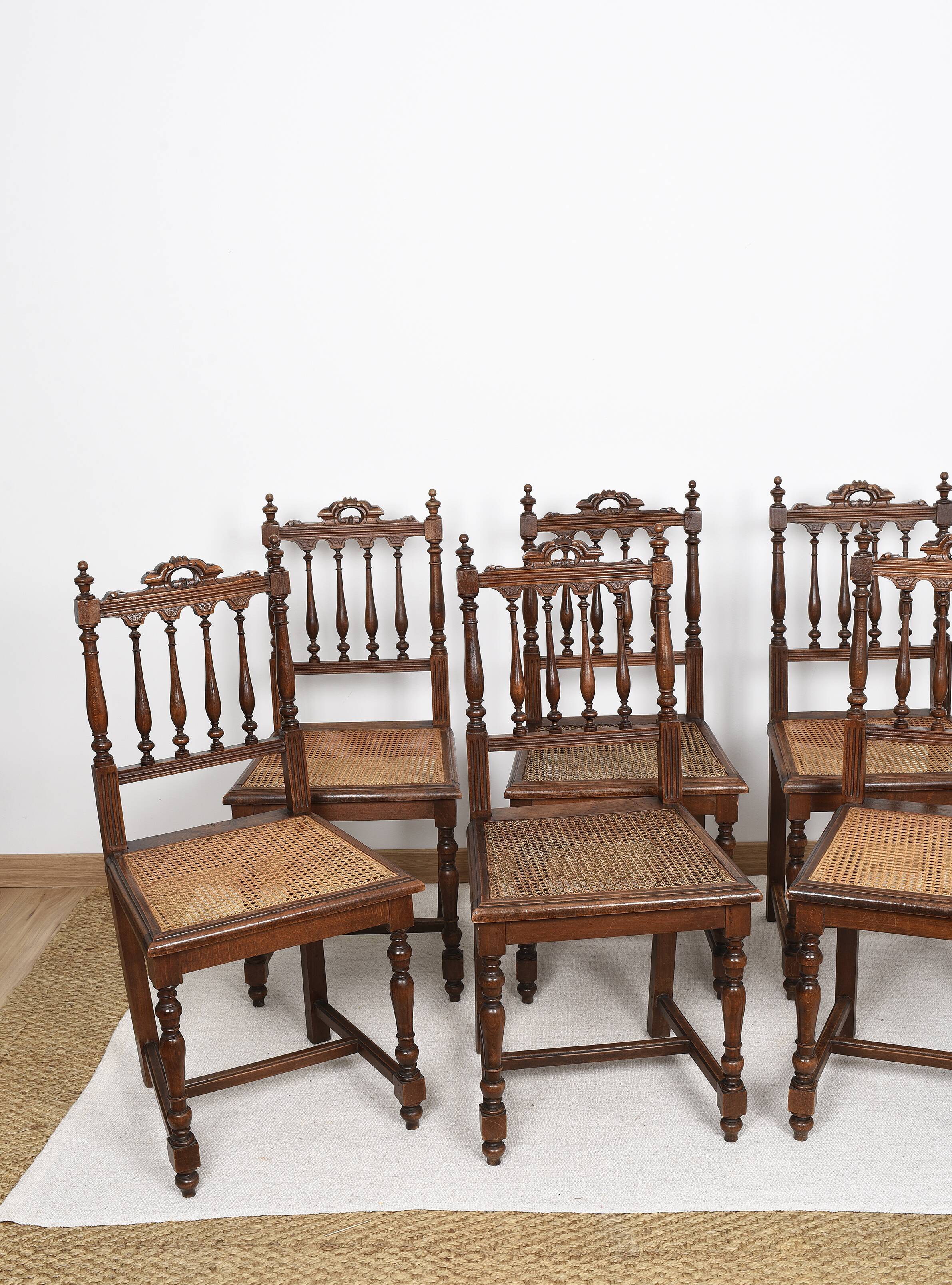 Chaises cannées, style Louis XIII