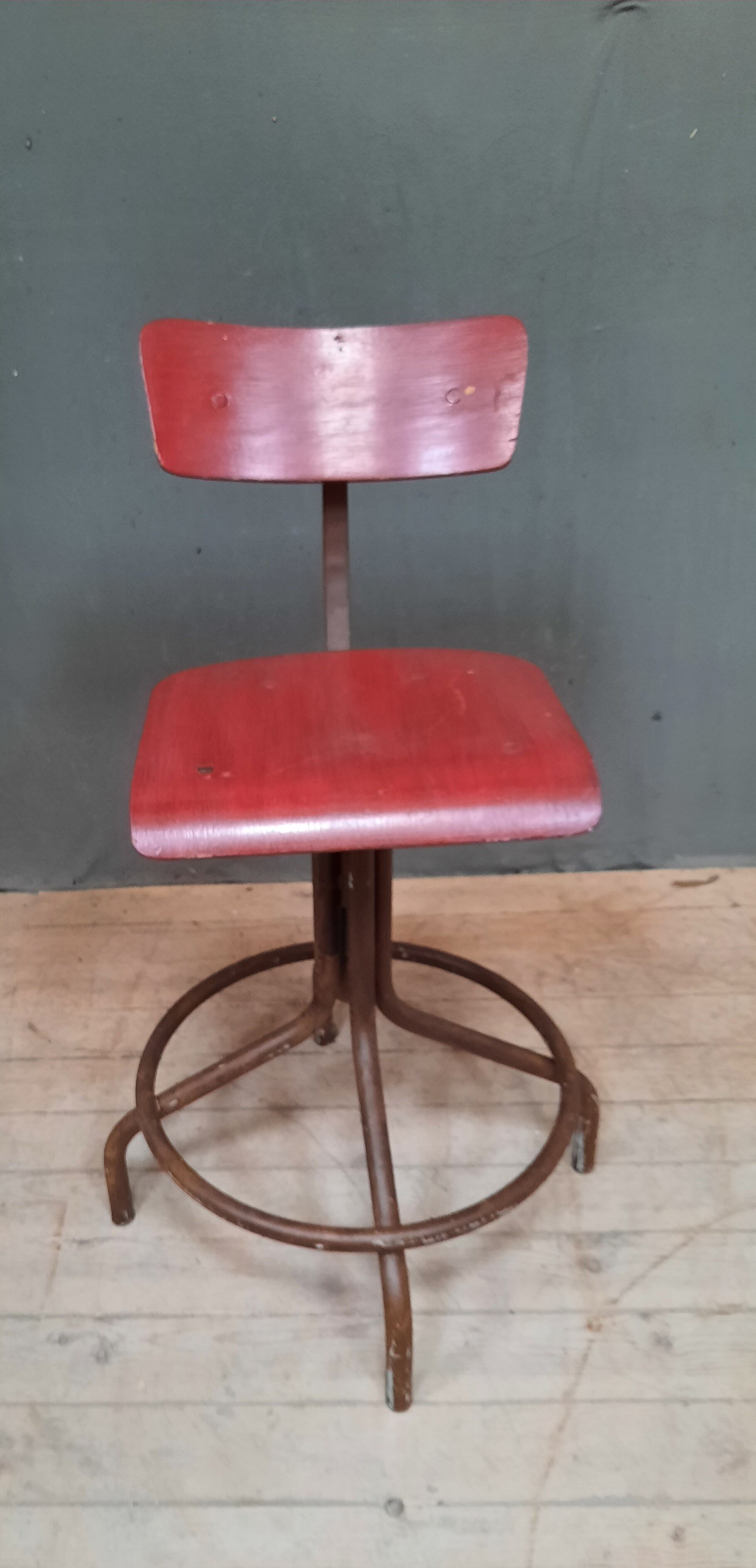 Chaise industrielle