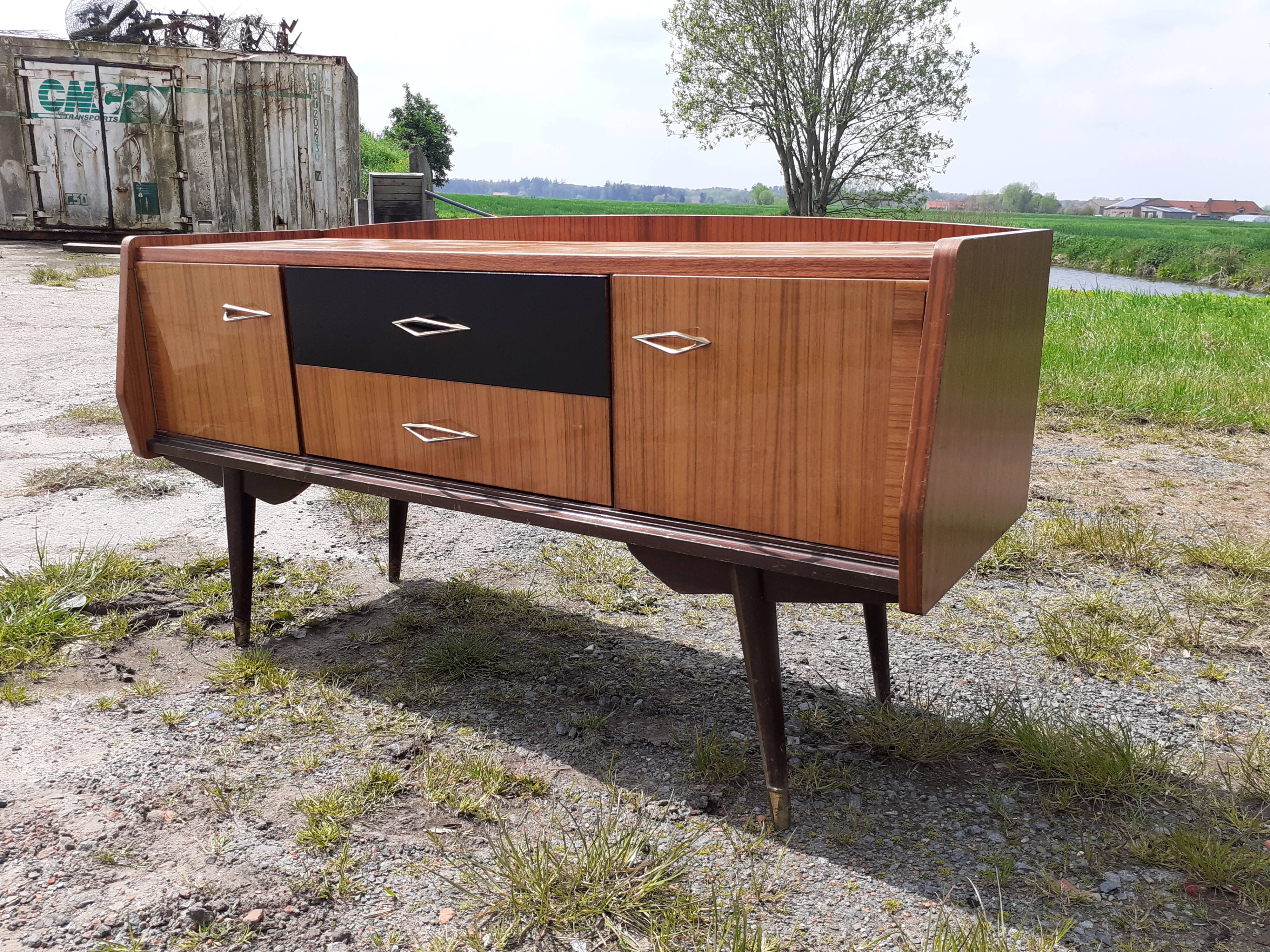 Vintage enfilade