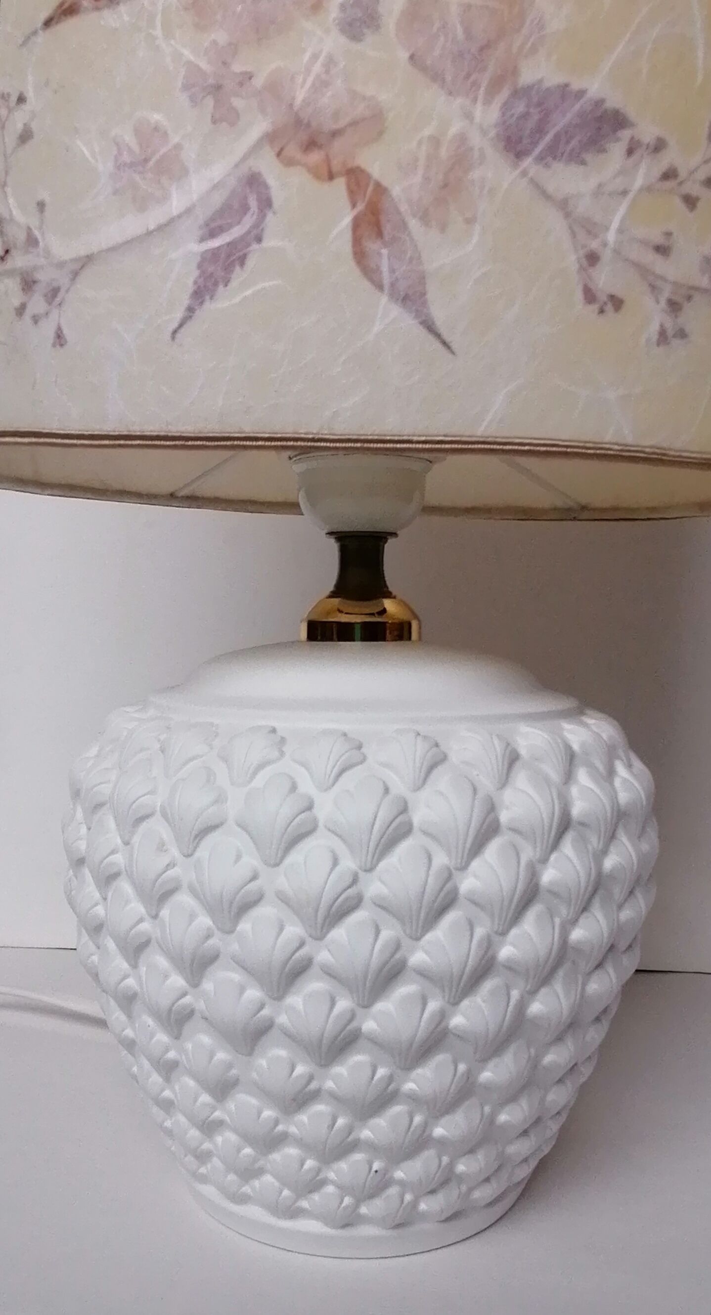 Lamp lampshade dried flowers foot white ceramic