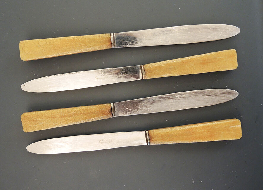 4 Ancient Stainless Table Knives and Bakelite