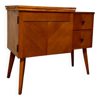 Scandinavian storage unit