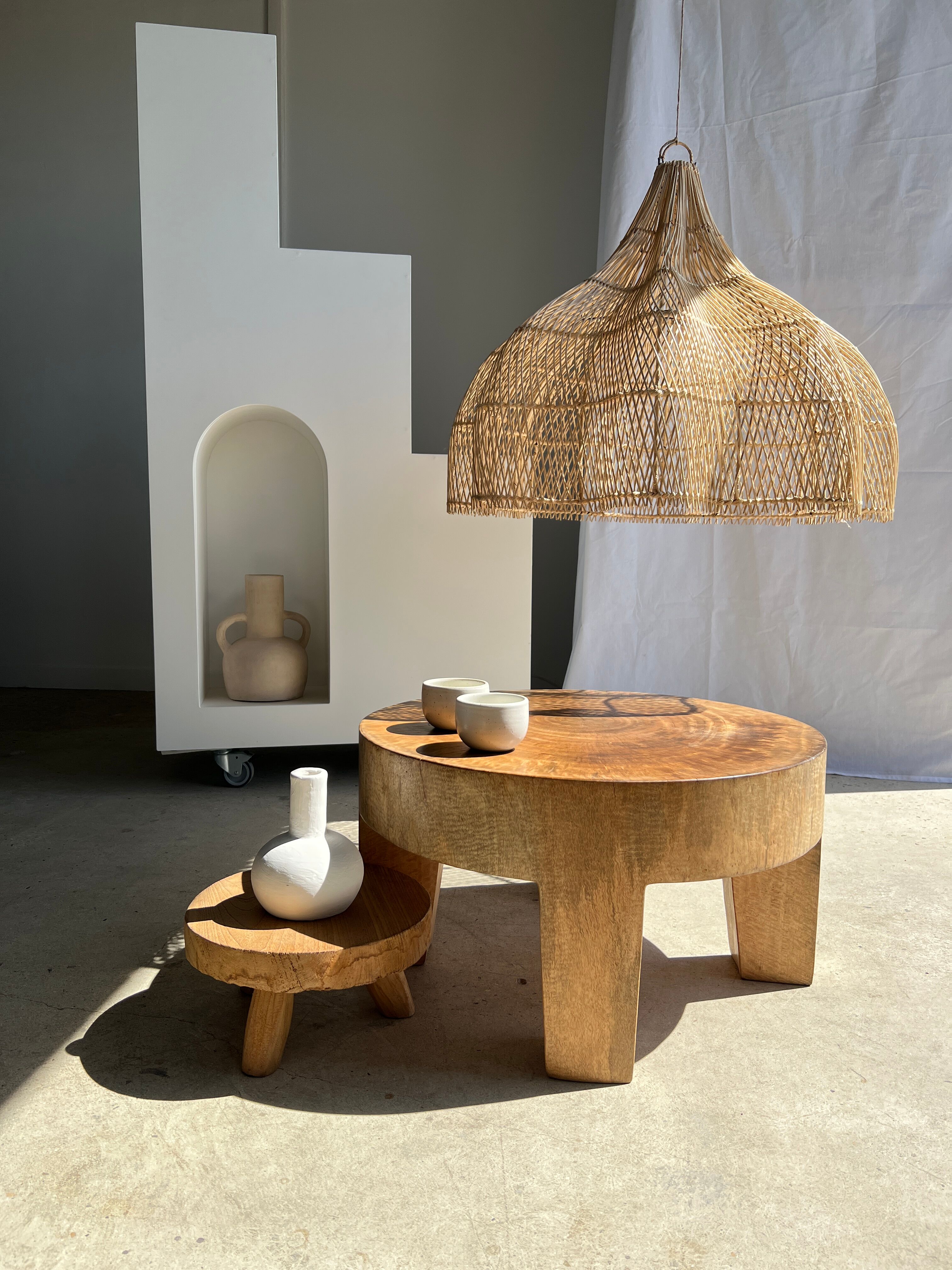 Quadripod coffee table in solid wood monoxyl natural color (dark)