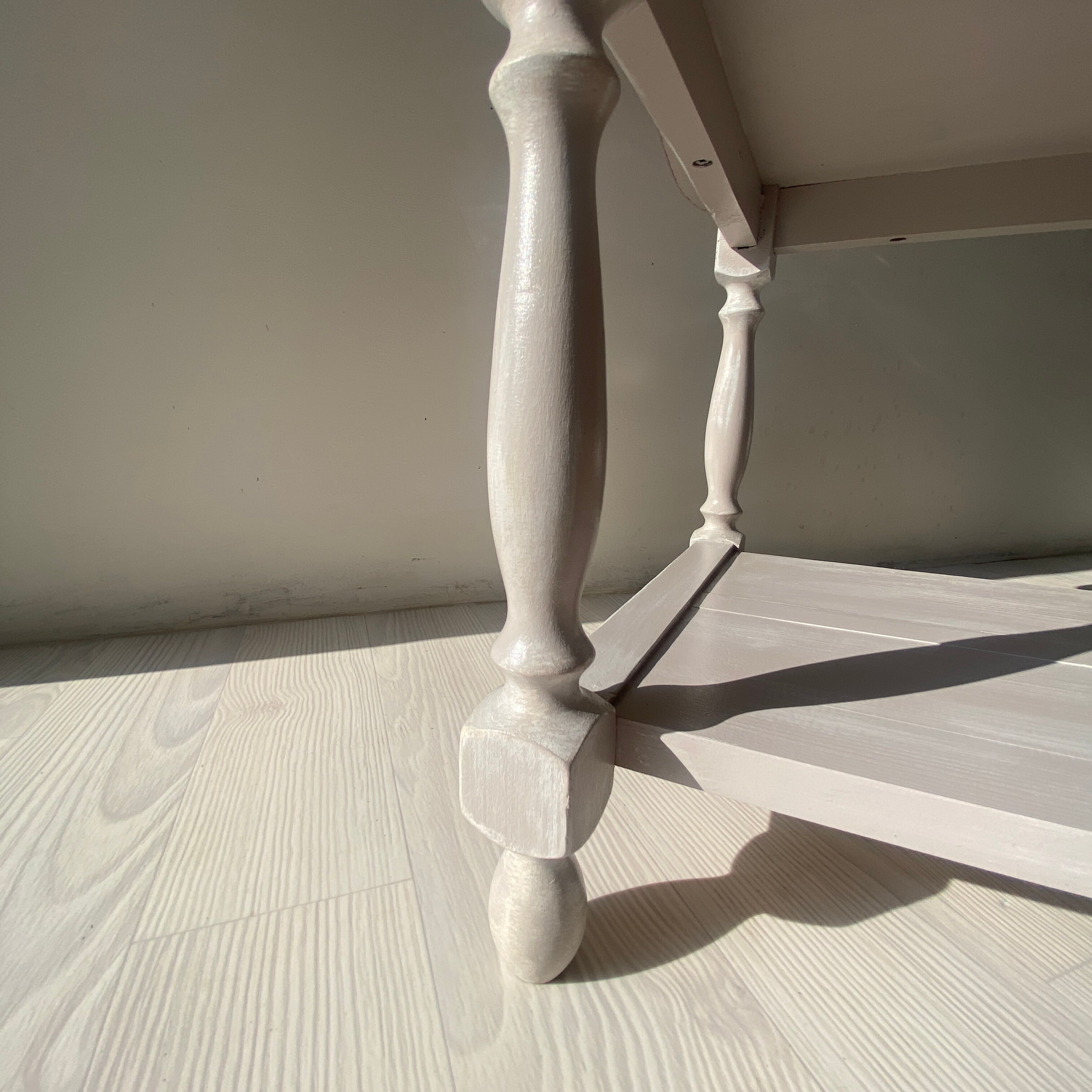 Table basse vintage rustique rose et doré