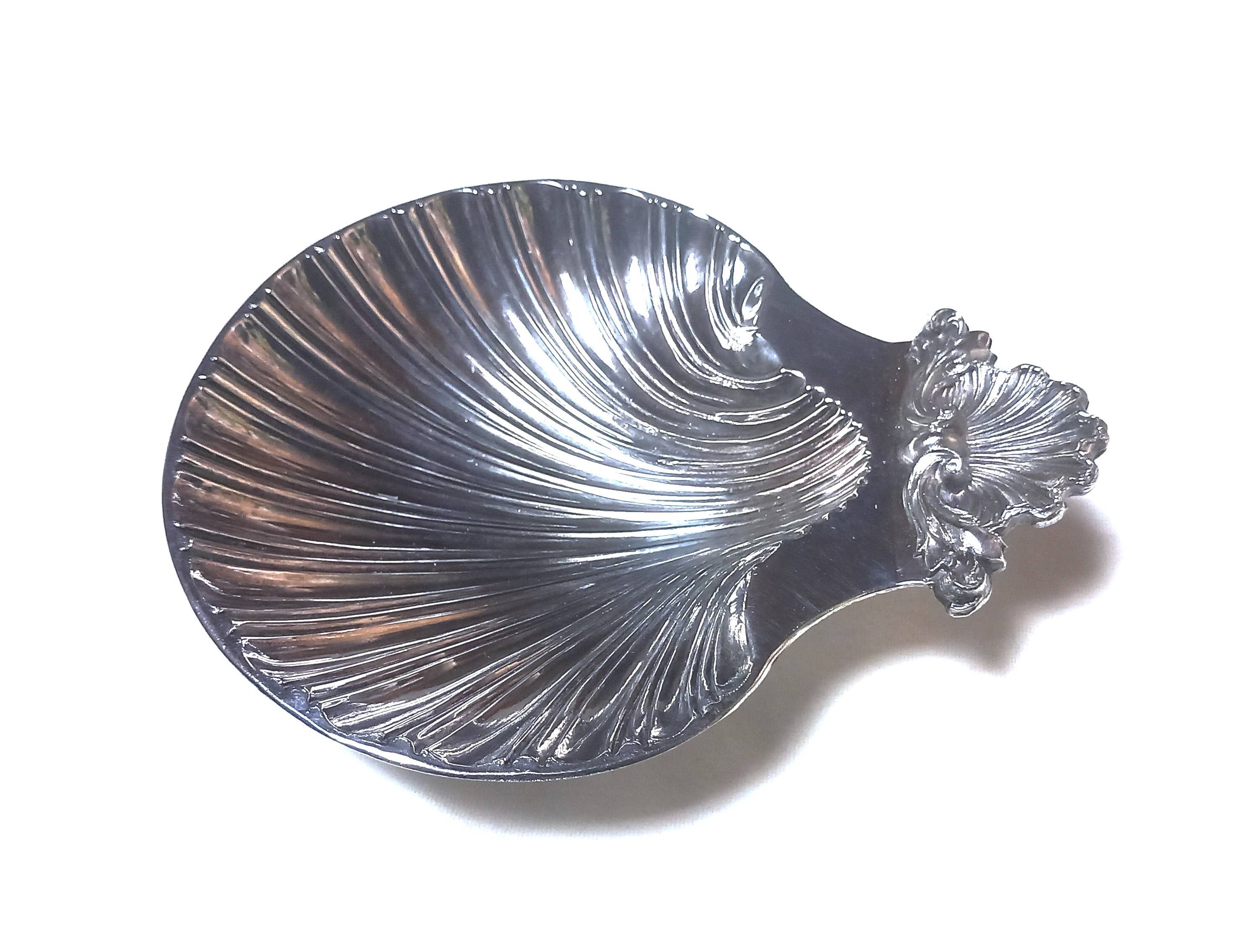 Silver-plated shell / St-Jacques catchall / Silver-plated