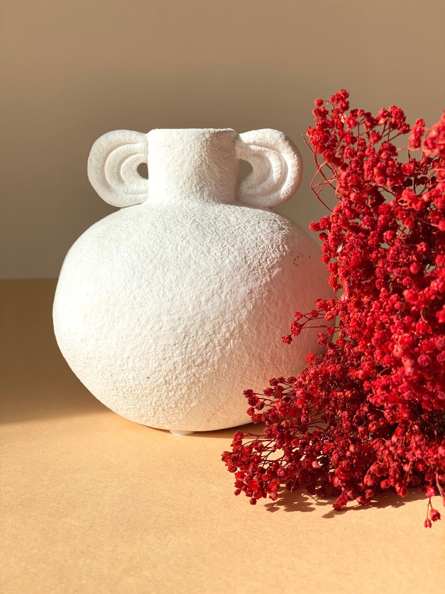 Vase en platre blanc avec anses 11cm