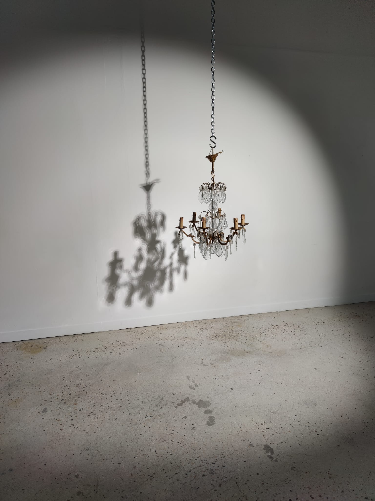 Chandelier cage with pendants and brass frame in Louis XV style