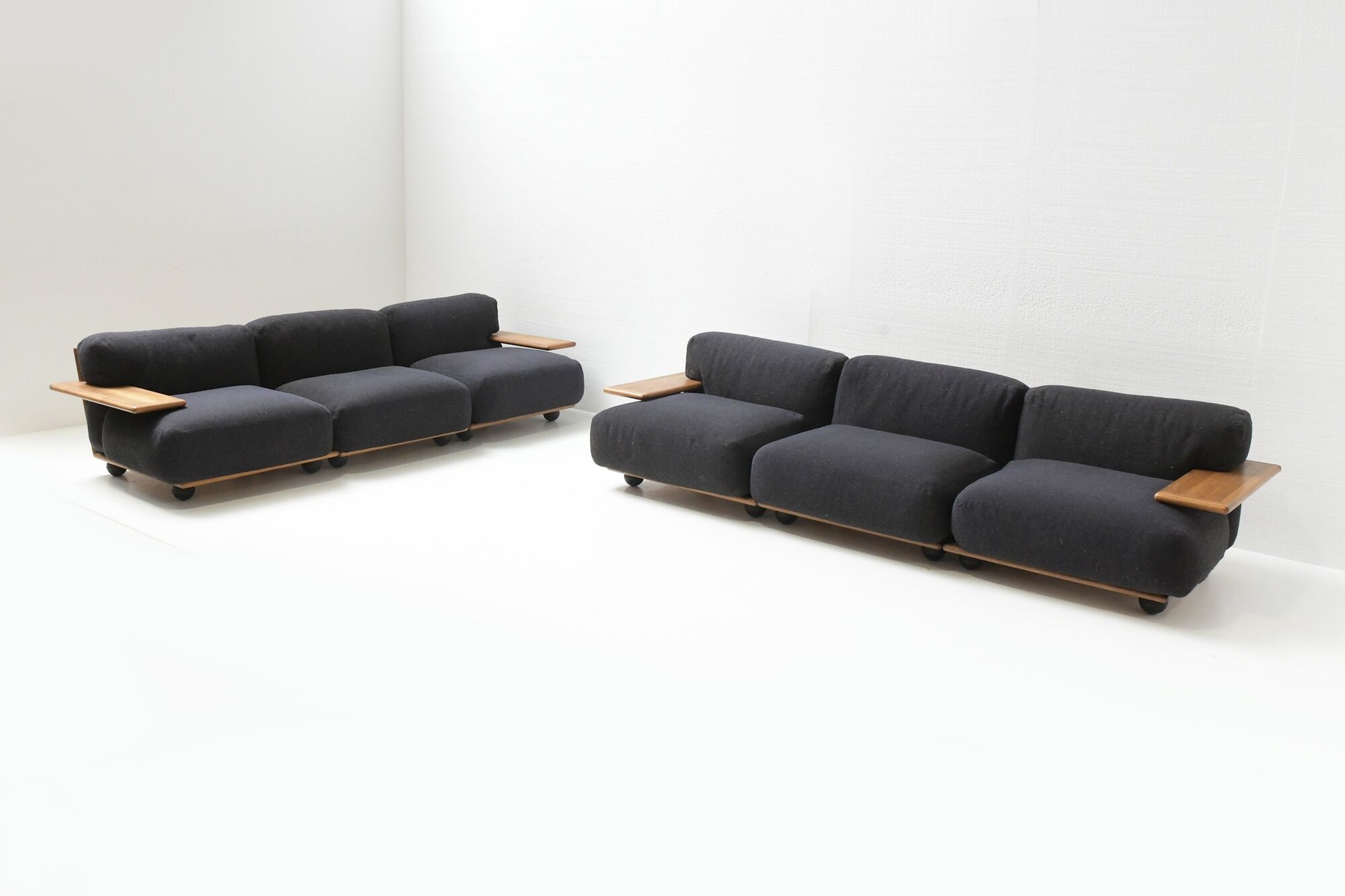 Stunning modular Pianura seating group by Mario Bellini for Cassina Italy