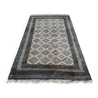 Persian carpet 2m x 3m