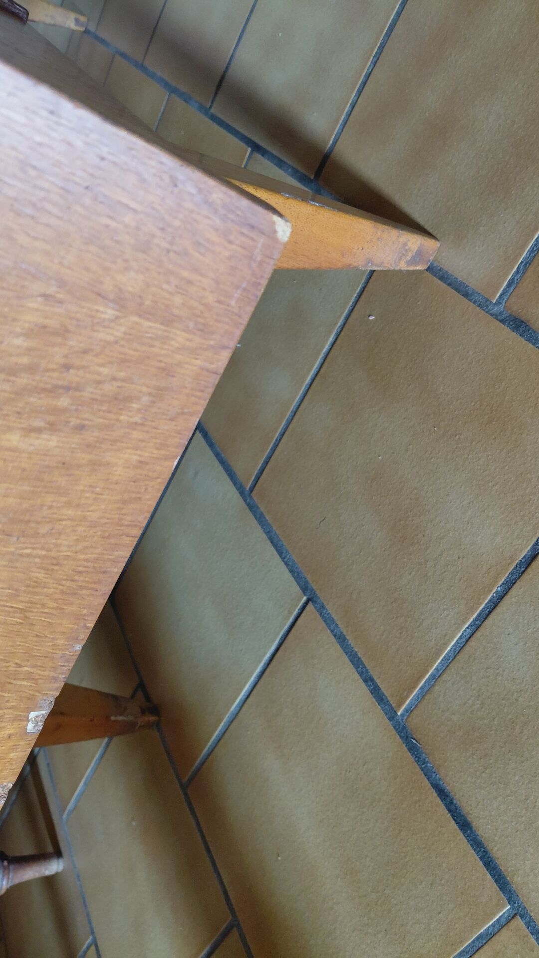 Compass leg desk