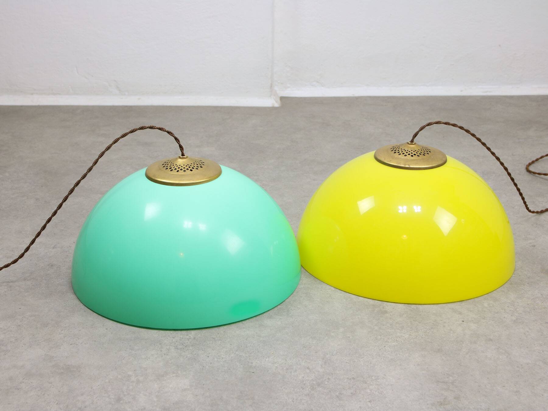 Mid-century italian brass and plexiglass pendant lamp, set of 2