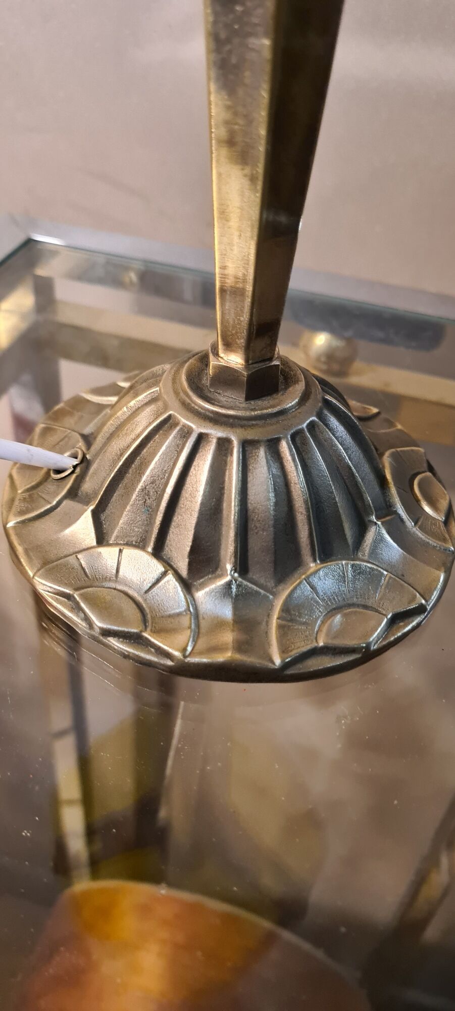 Art Deco lamp, with pretty yellow tulip in glass paste