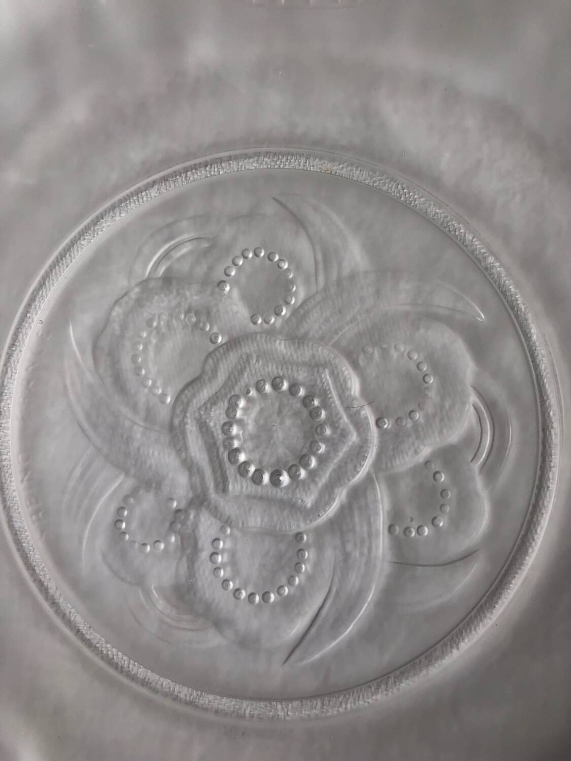 Série de 12 assiettes Sabino France verre opalescent Art Déco – modèl