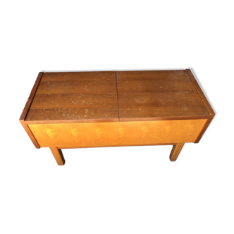 Scandinavian dressing table chest
