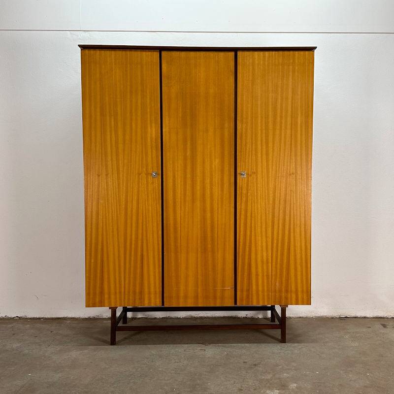 Vintage garderobekast